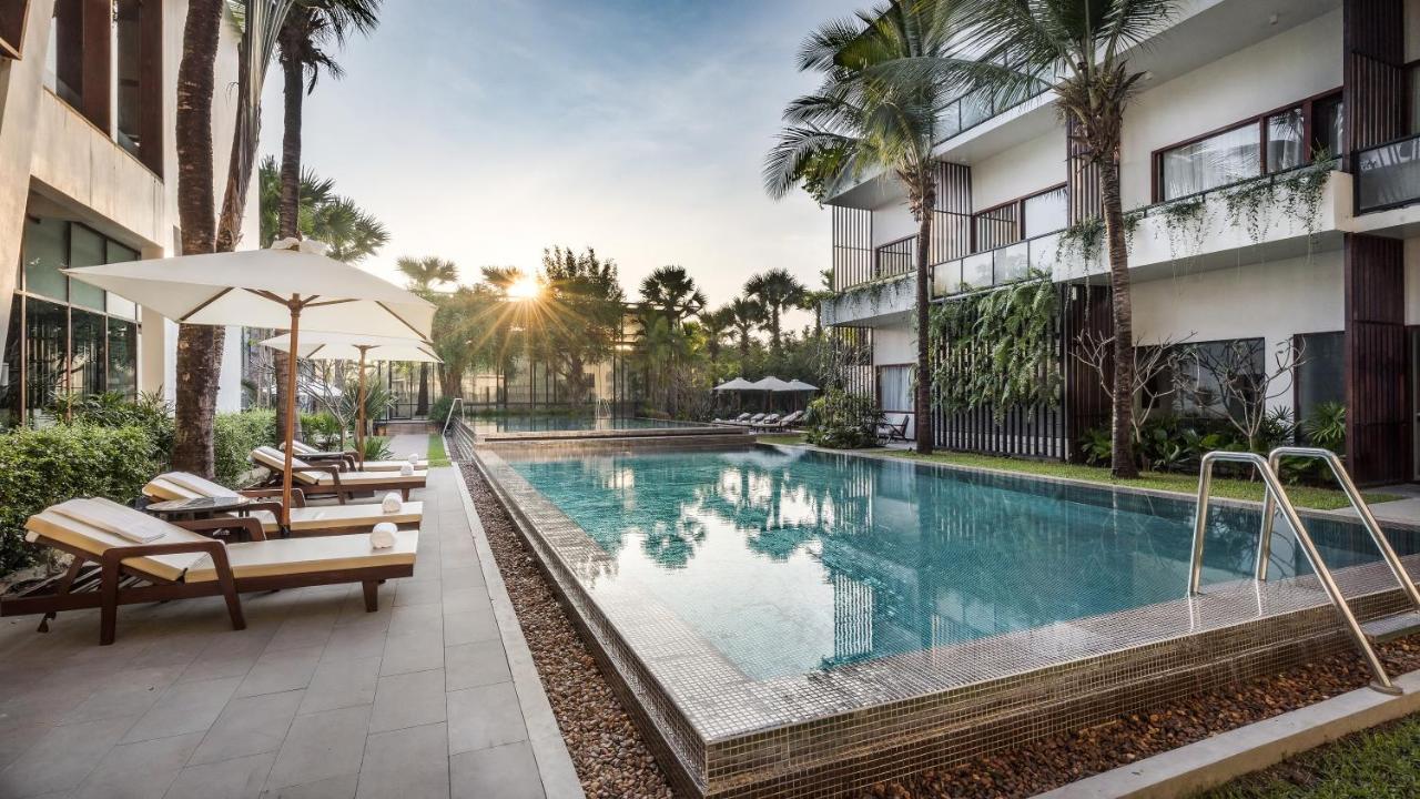 Shintana Saya La Maison Сиемрип Экстерьер фото The hotel's pool